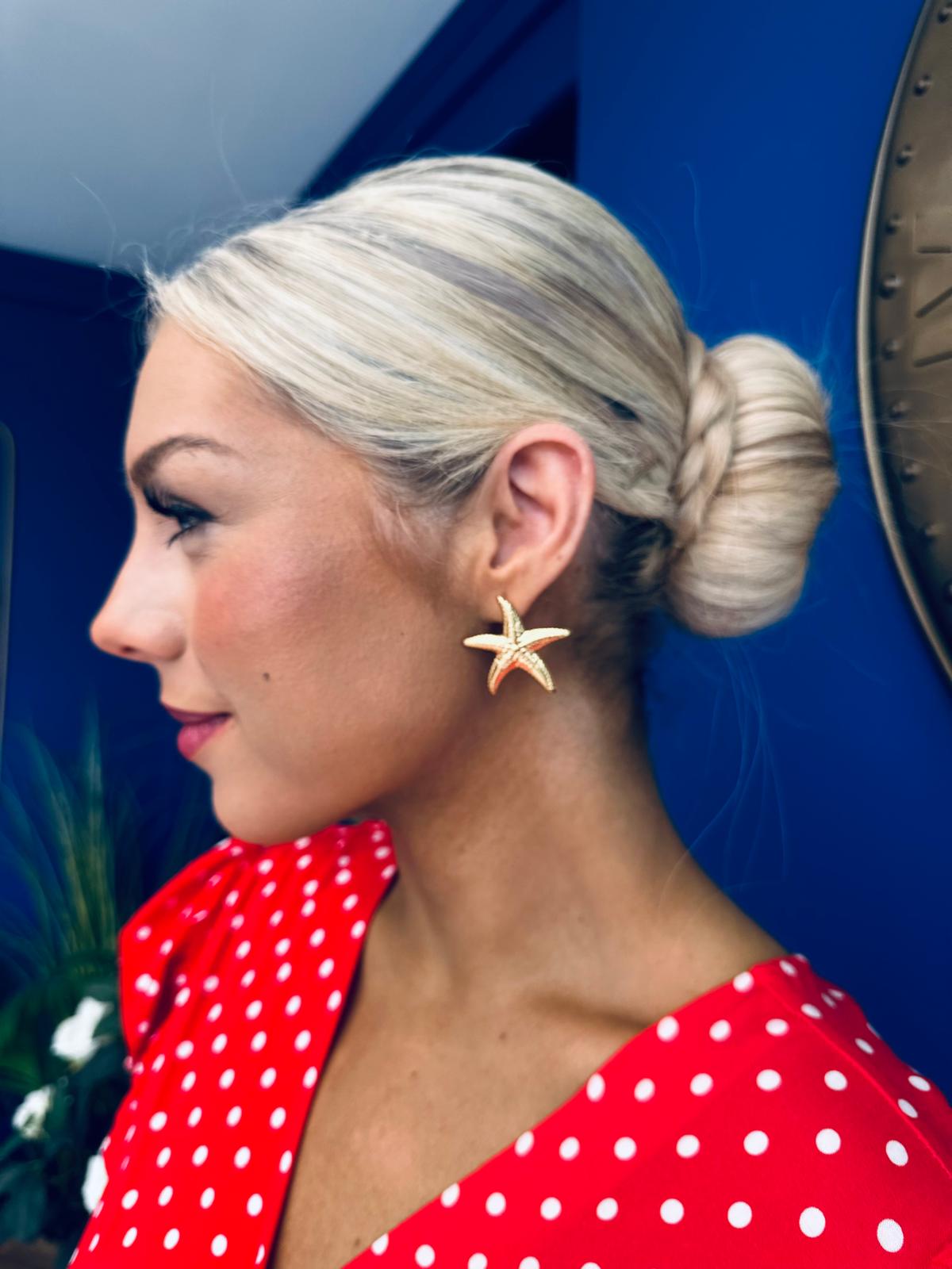 Elsie Stud Earrings Gold