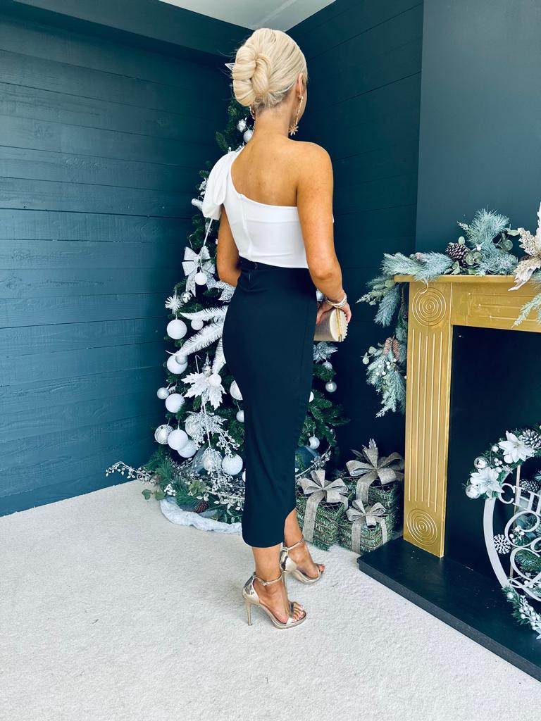 Scarlett Detailed Occasion Dress Black