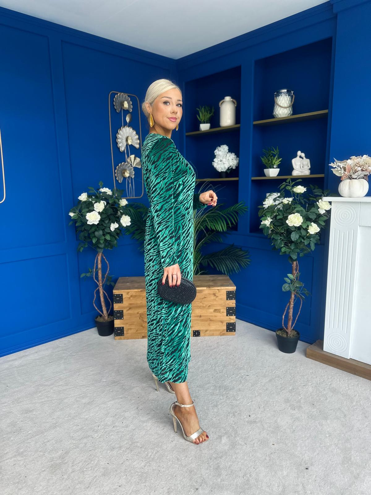 Dakota Detailed Velvet Occasion Dress Emerald