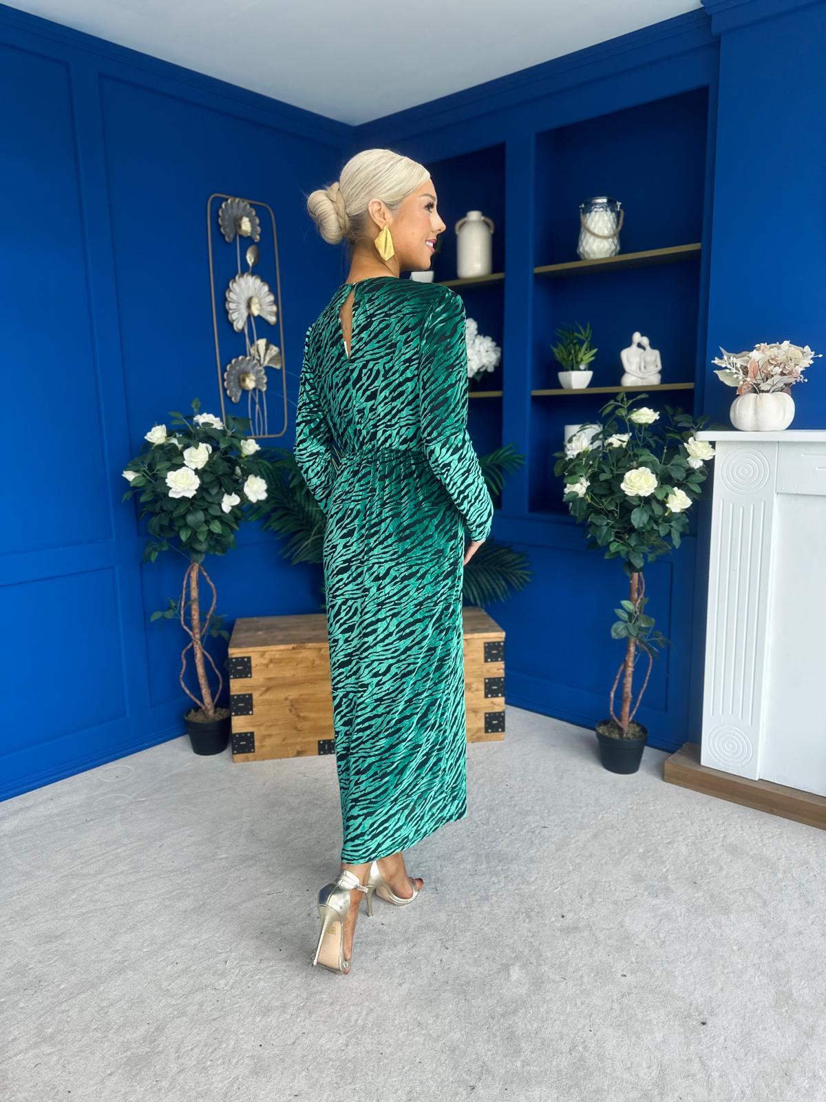 Dakota Detailed Velvet Occasion Dress Emerald