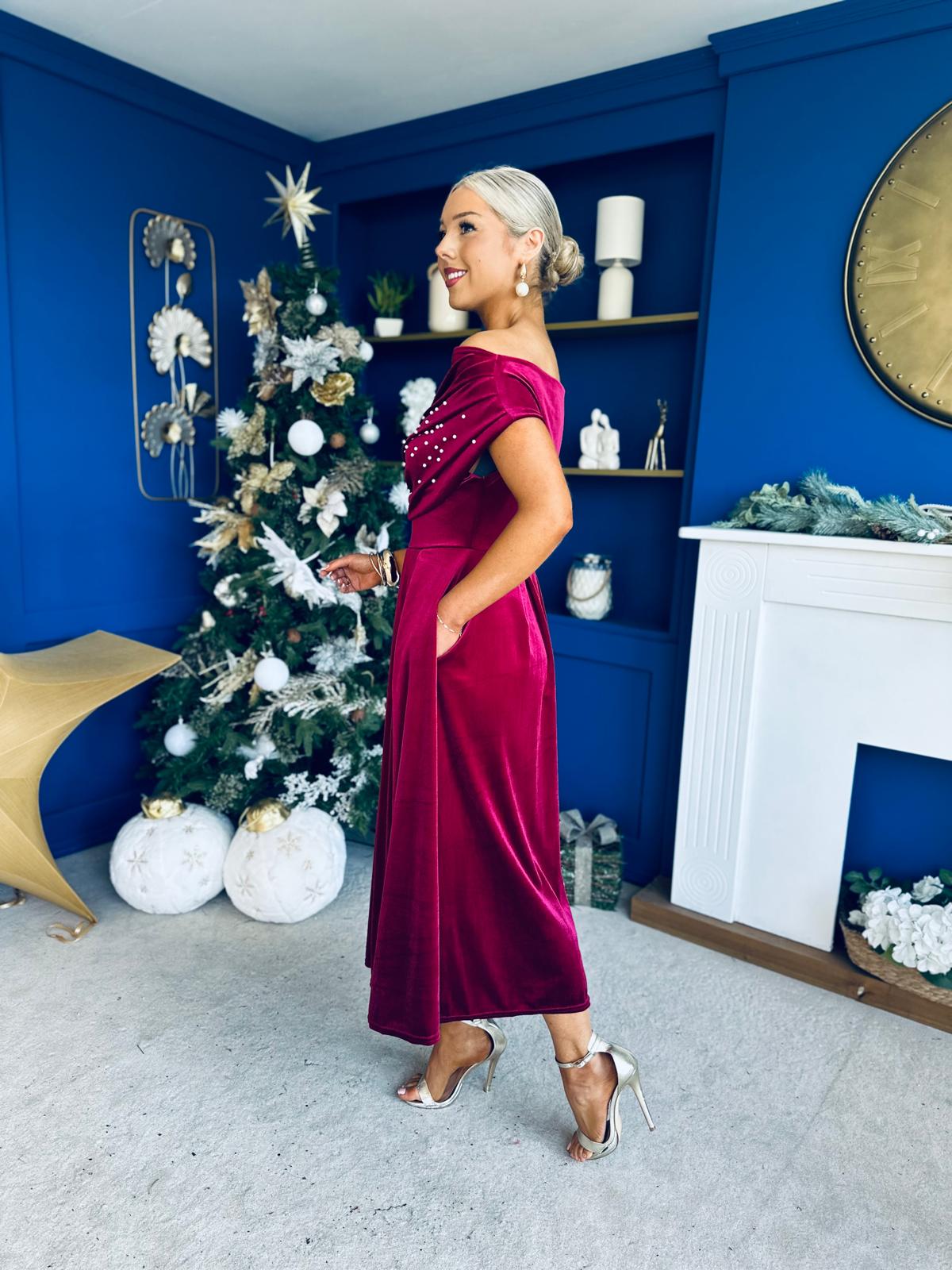 Harriet Pearl Detailed Velvet Midi Dress Wine