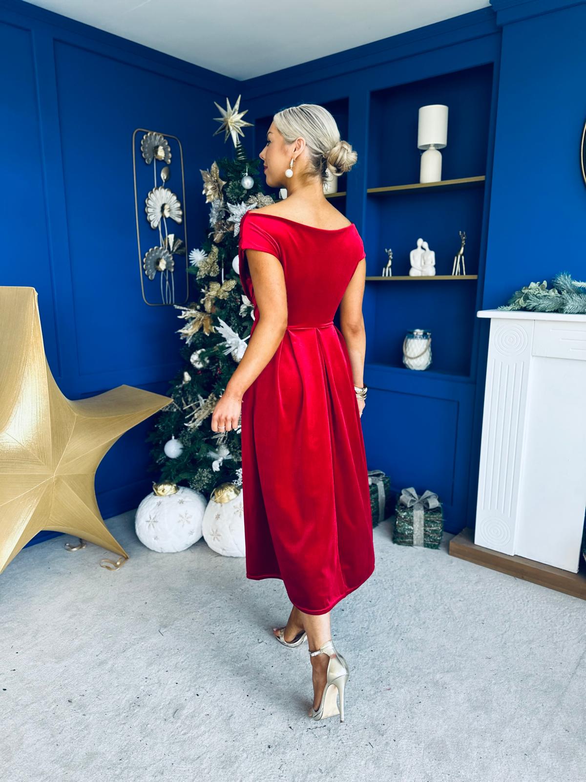 Harriet Pearl Detailed Velvet Midi Dress Red