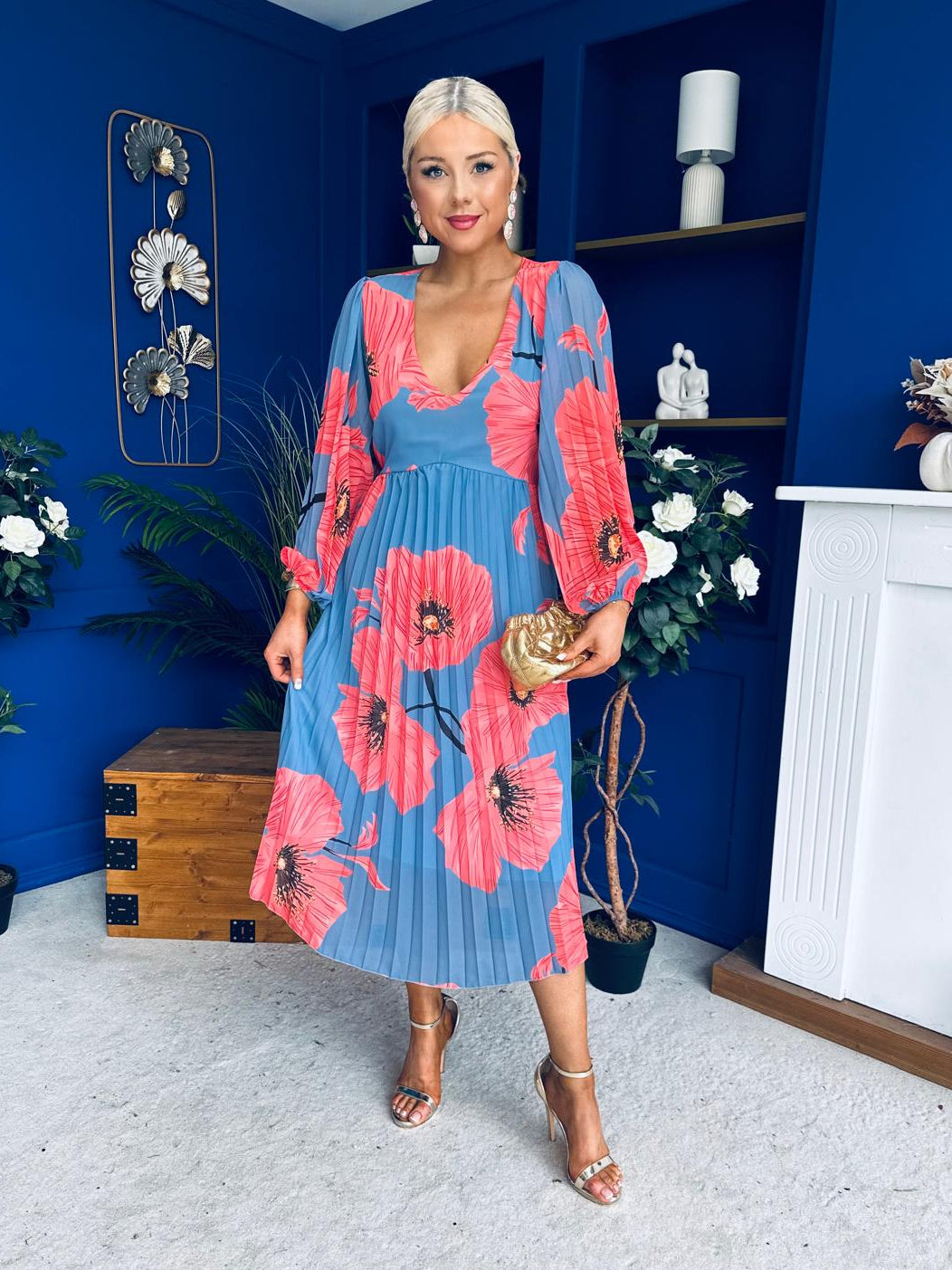 Caitriona Pleated Midi Dress Floral Yale Blue – Canella Lane