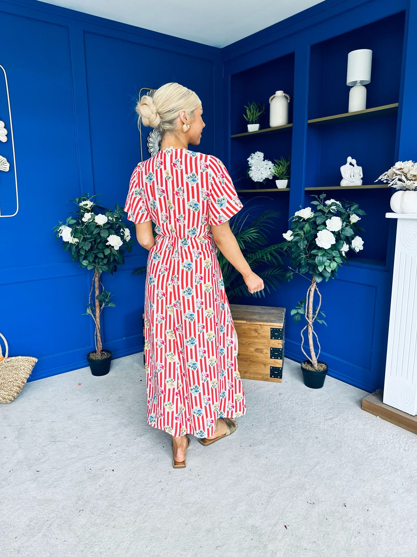 Skylar Twist Detail Midi Dress Striped Floral Red
