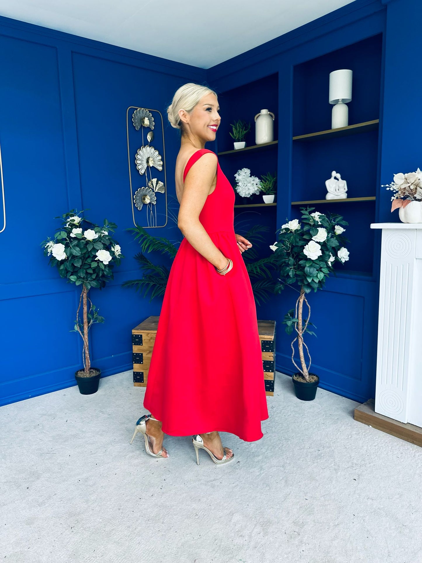 Miranda Square Neck Detailed Midi Dress Red