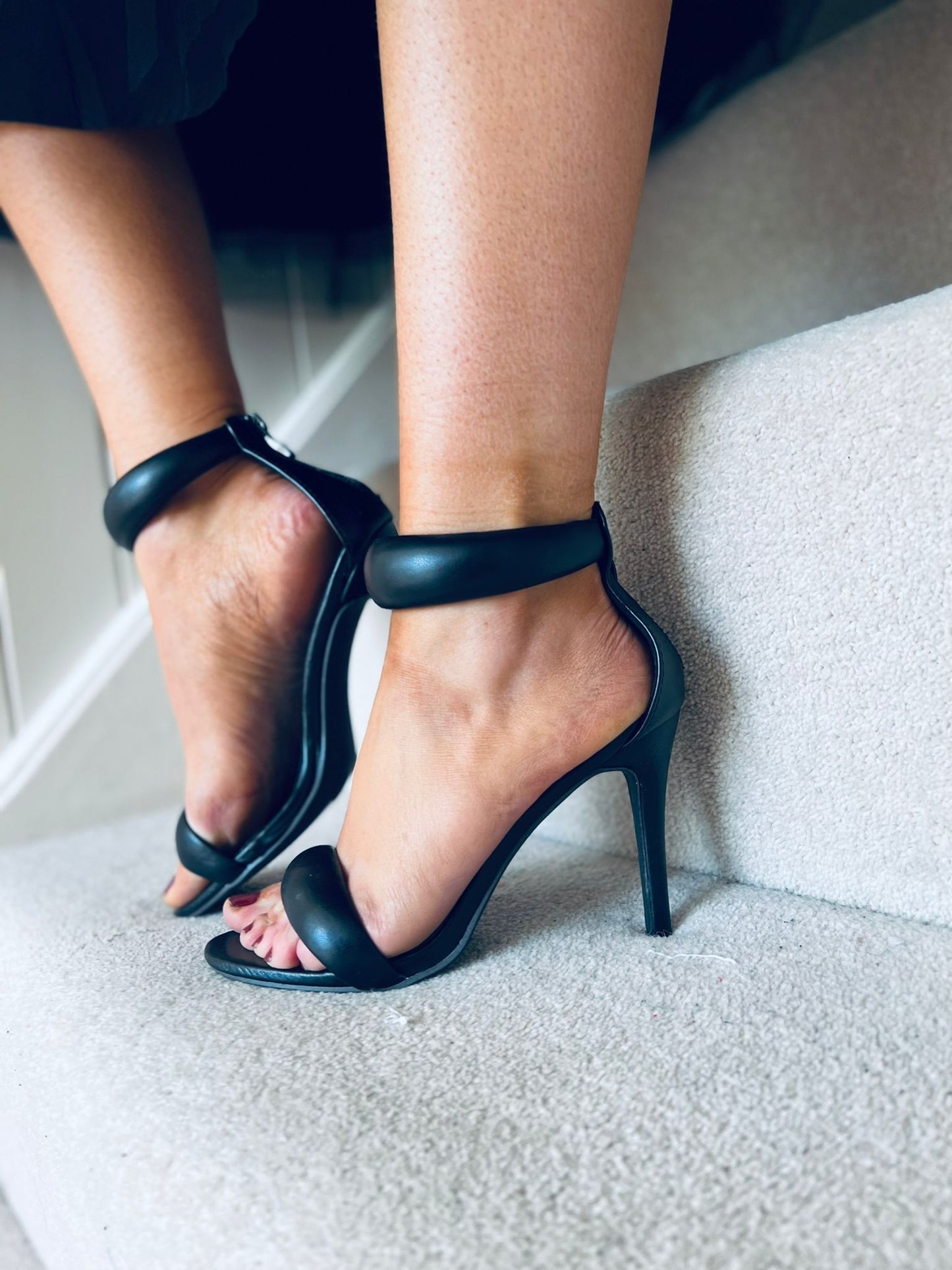Oscar Sandals Black