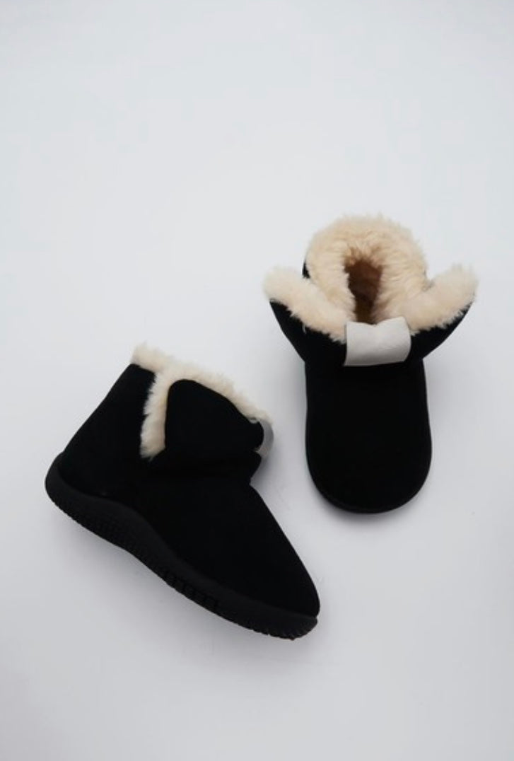 Kids faux fur boots black