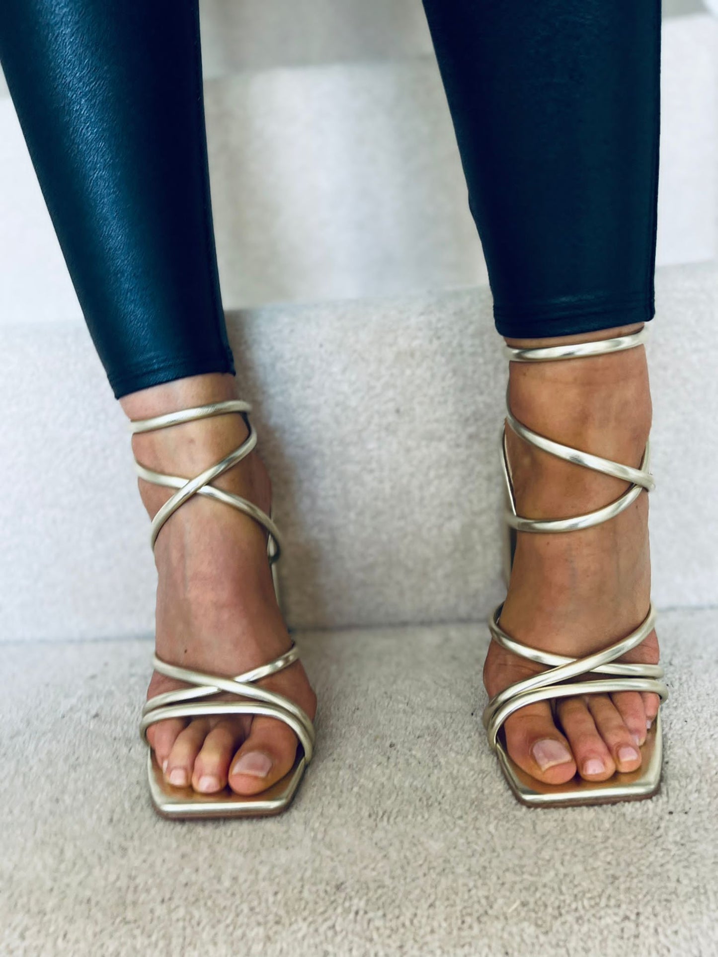 Henry Sandals Gold