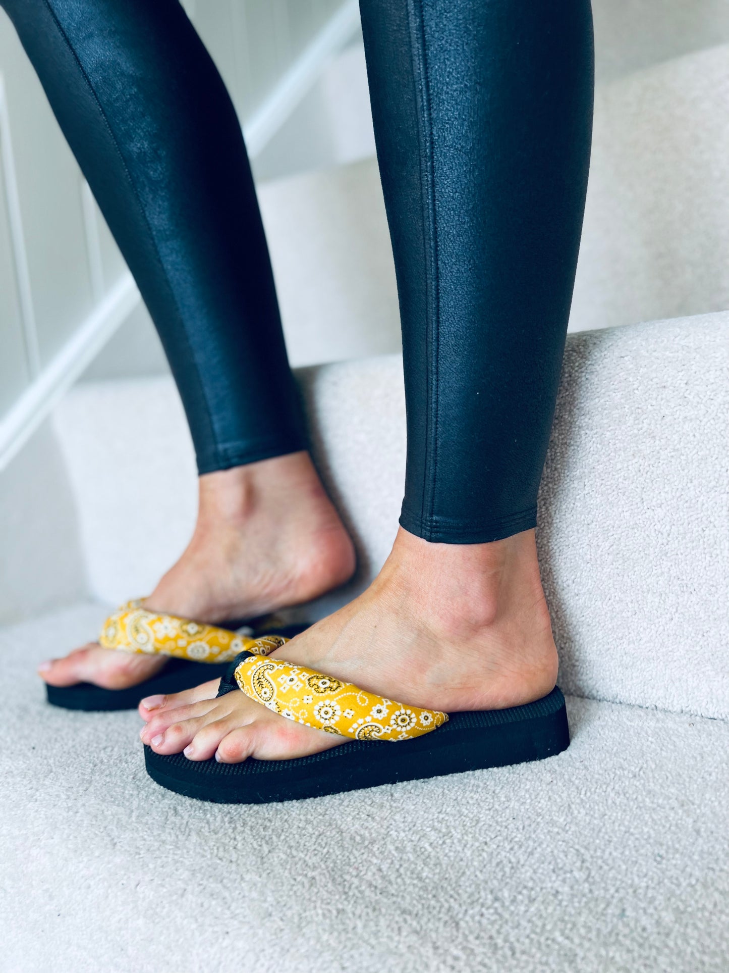 Colin Flip Flops Yellow