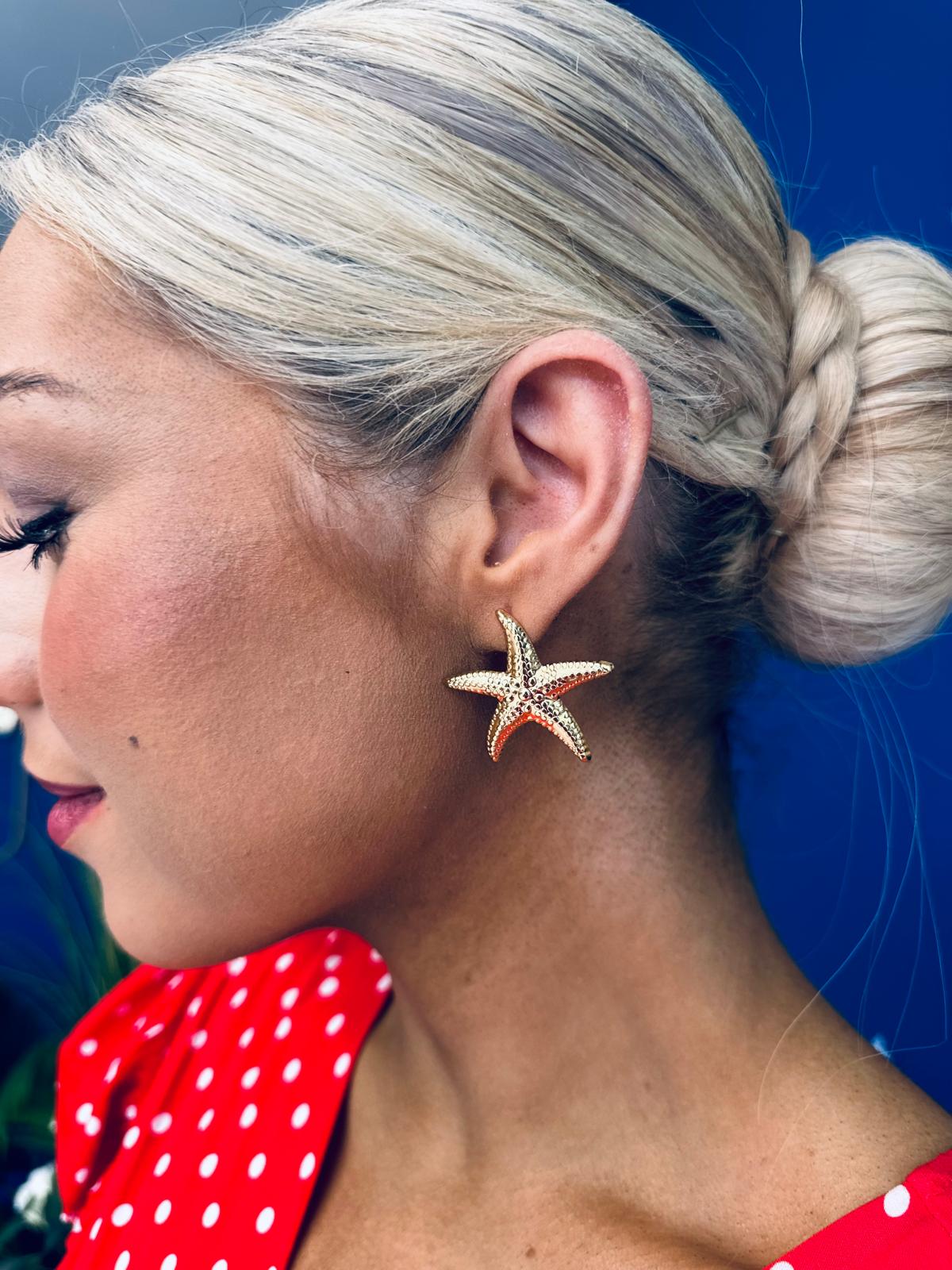 Elsie Stud Earrings Gold