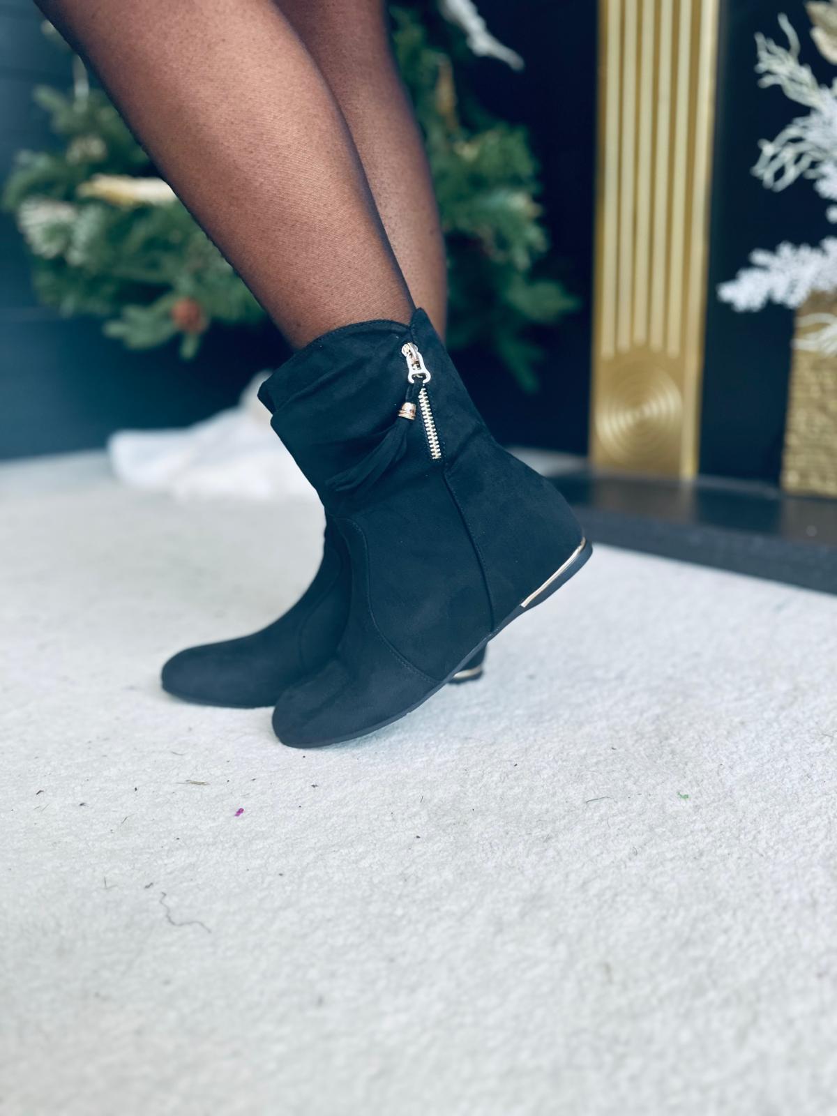 Leona Suede Boots Black