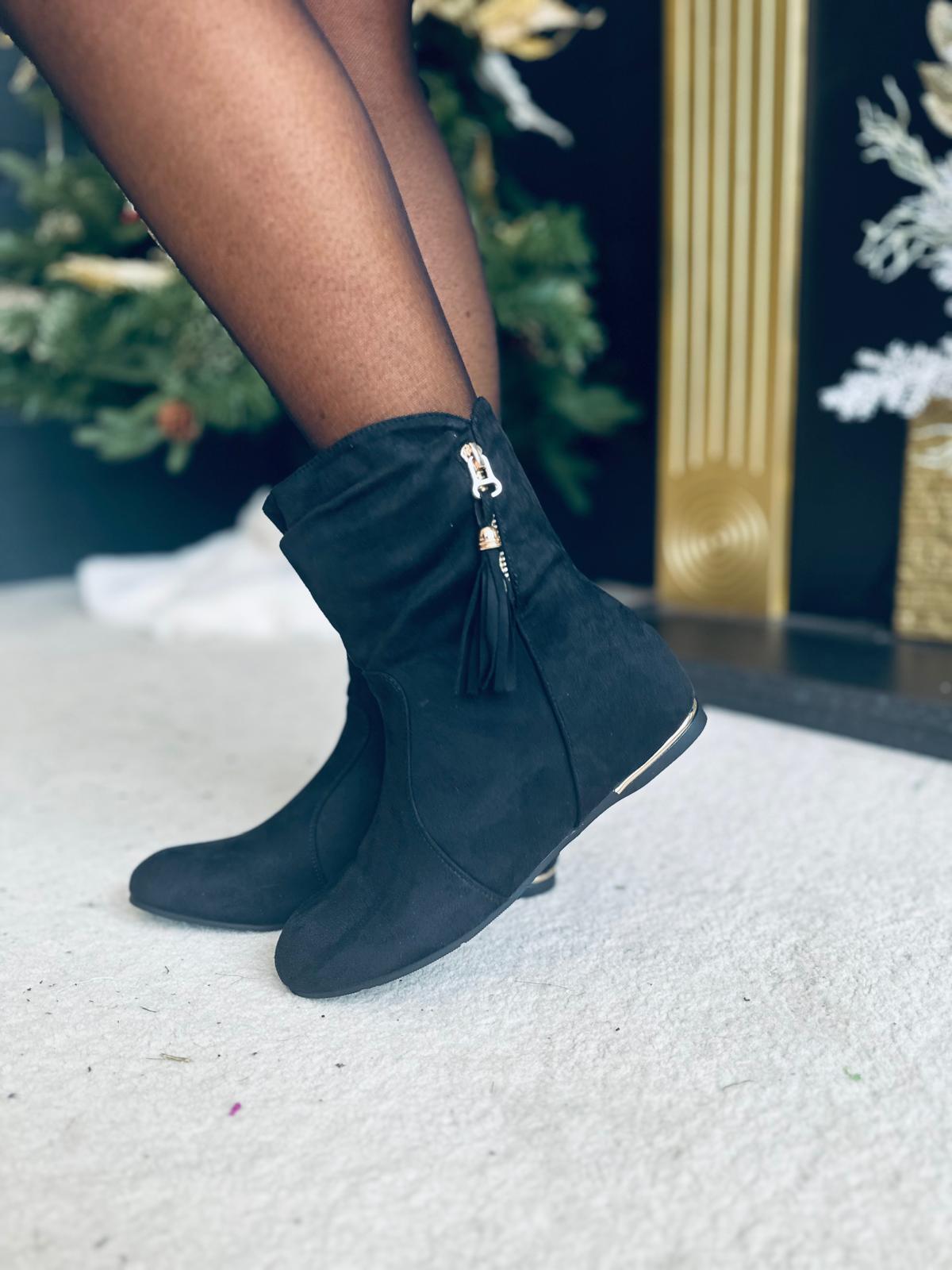 Leona Suede Boots Black