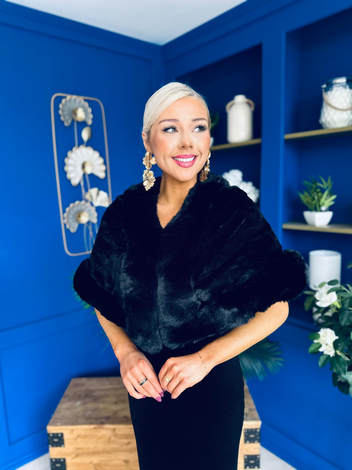 Trasa Faux Fur Shawl Black