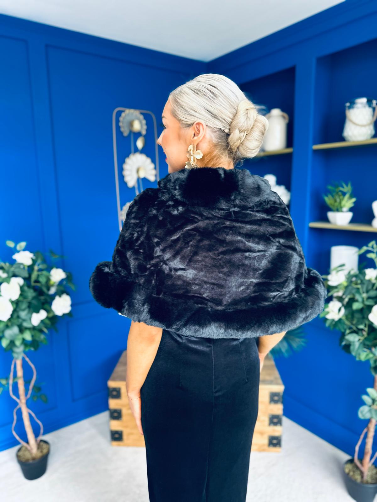 Trasa Faux Fur Shawl Black