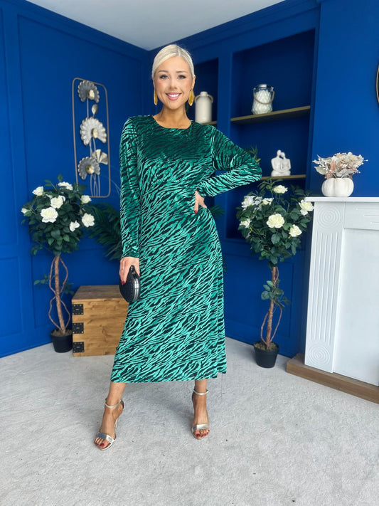 Dakota Detailed Velvet Occasion Dress Emerald