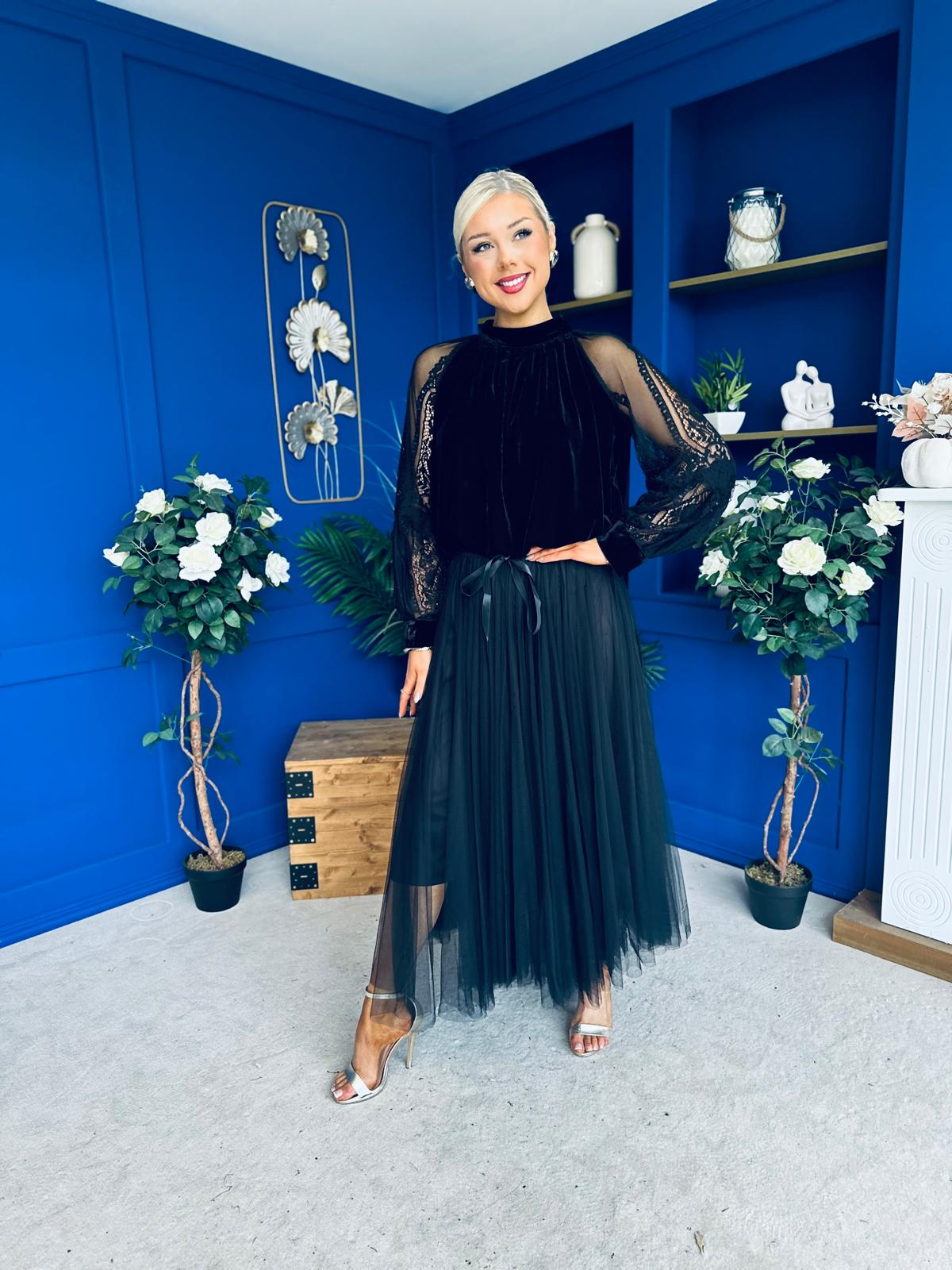 Jorgi Detailed Velvet Blouse Black