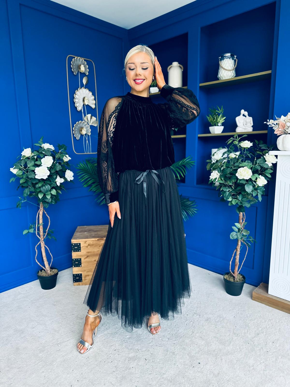 Jorgi Detailed Velvet Blouse Black