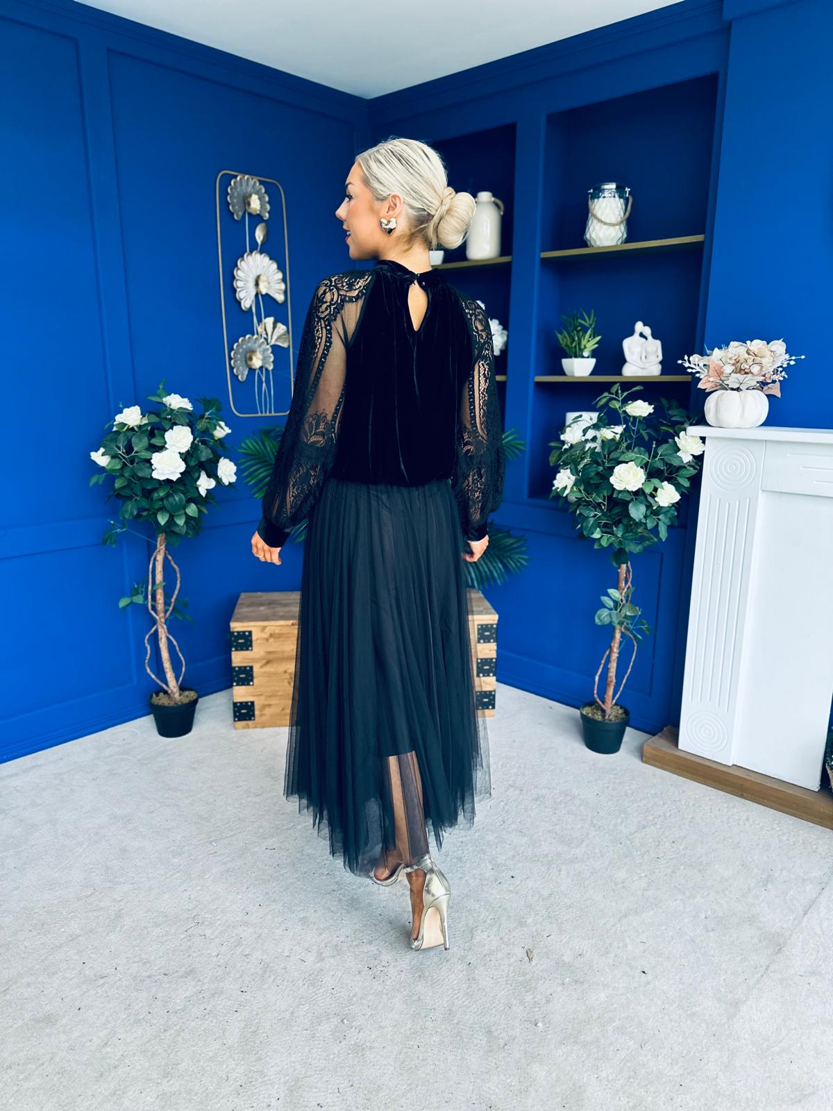 Jorgi Detailed Velvet Blouse Black