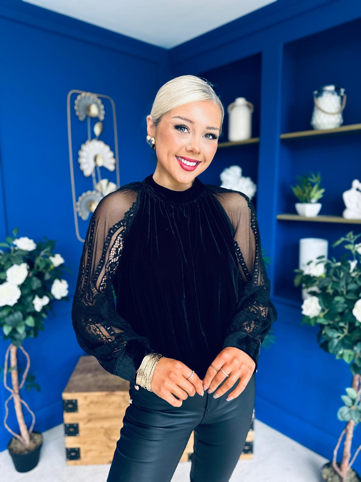 Jorgi Detailed Velvet Blouse Black