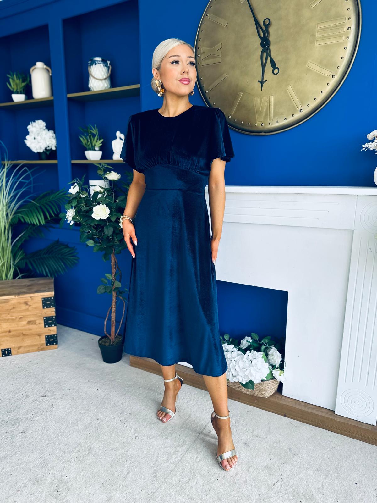 Maggie Angel Sleeve Velvet Occasion Dress Navy – Canella Lane