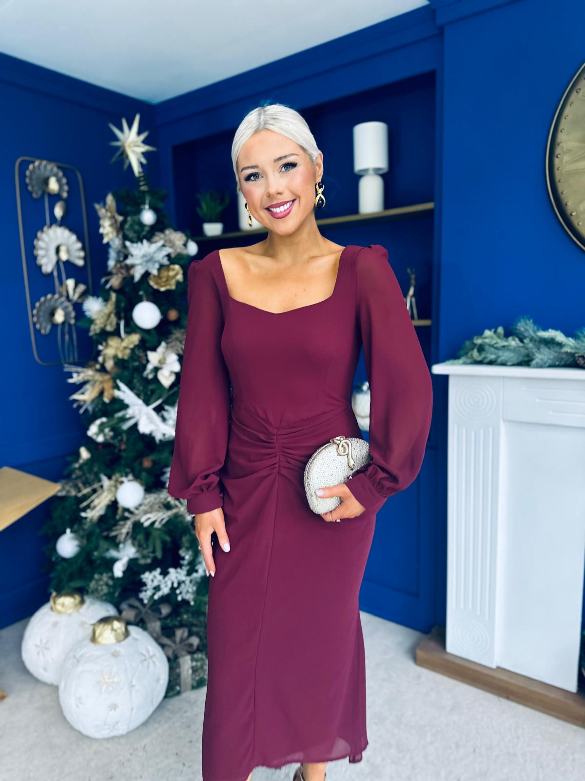 Mina Sweetheart Neckline Ruched Detail Midi Dress Wine