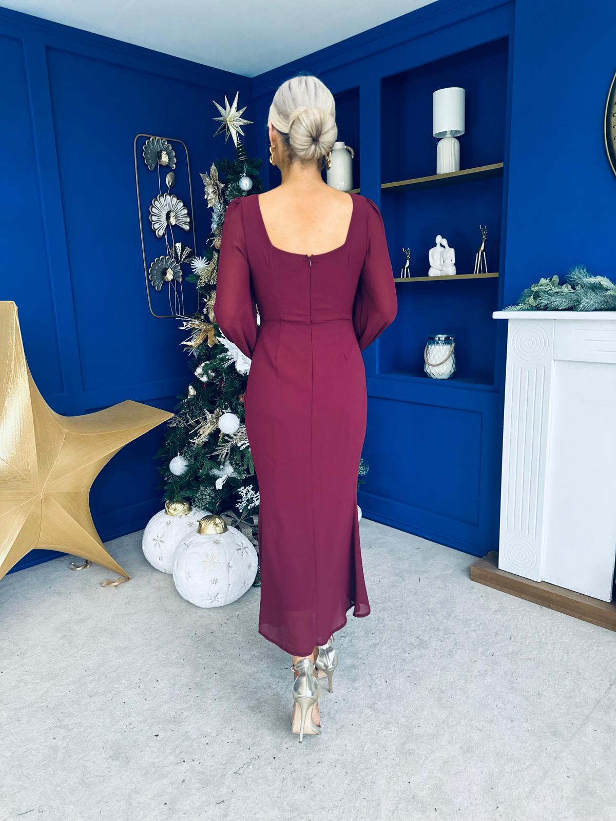 Mina Sweetheart Neckline Ruched Detail Midi Dress Wine