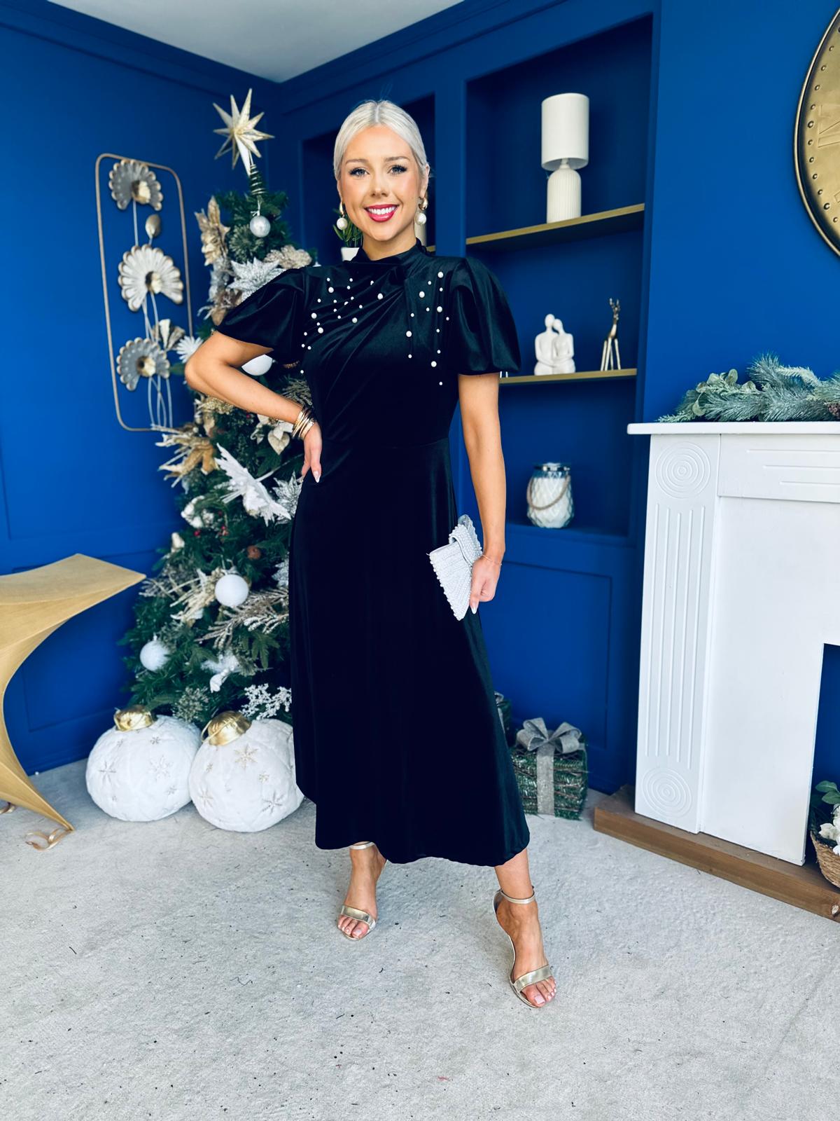 Robyn Pearl Detailed Velvet Midi Dress Black