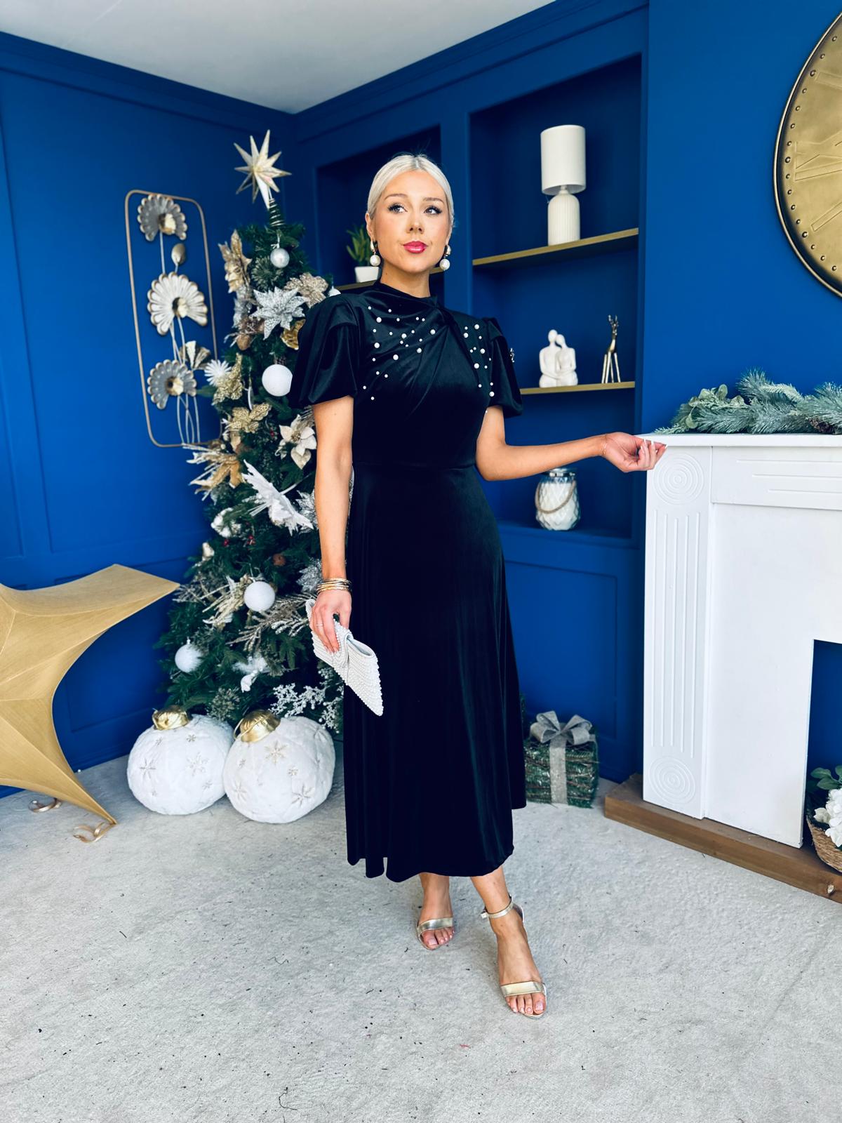 Robyn Pearl Detailed Velvet Midi Dress Black