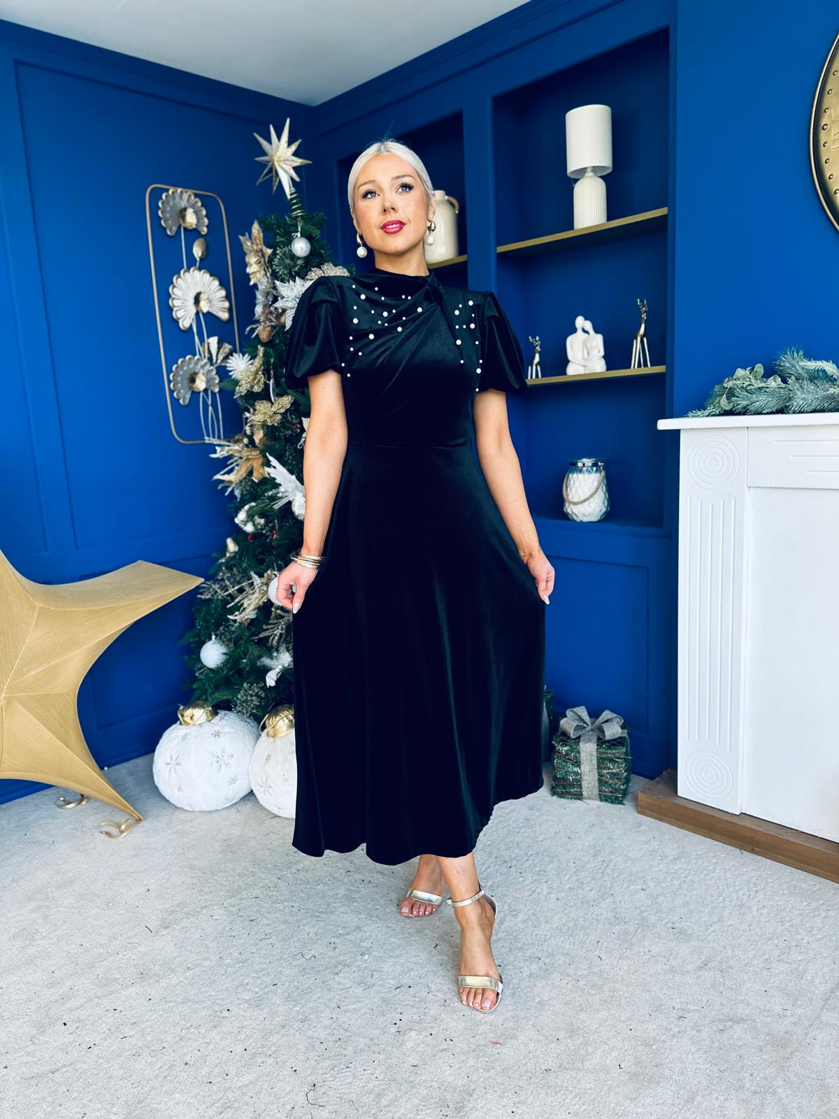 Robyn Pearl Detailed Velvet Midi Dress Black