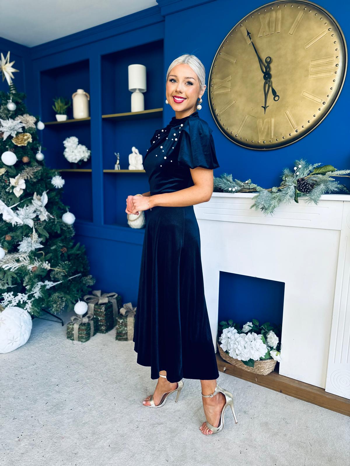 Robyn Pearl Detailed Velvet Midi Dress Navy