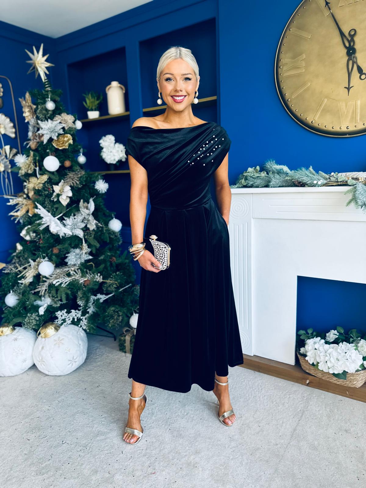 Harriet Pearl Detailed Velvet Midi Dress Black