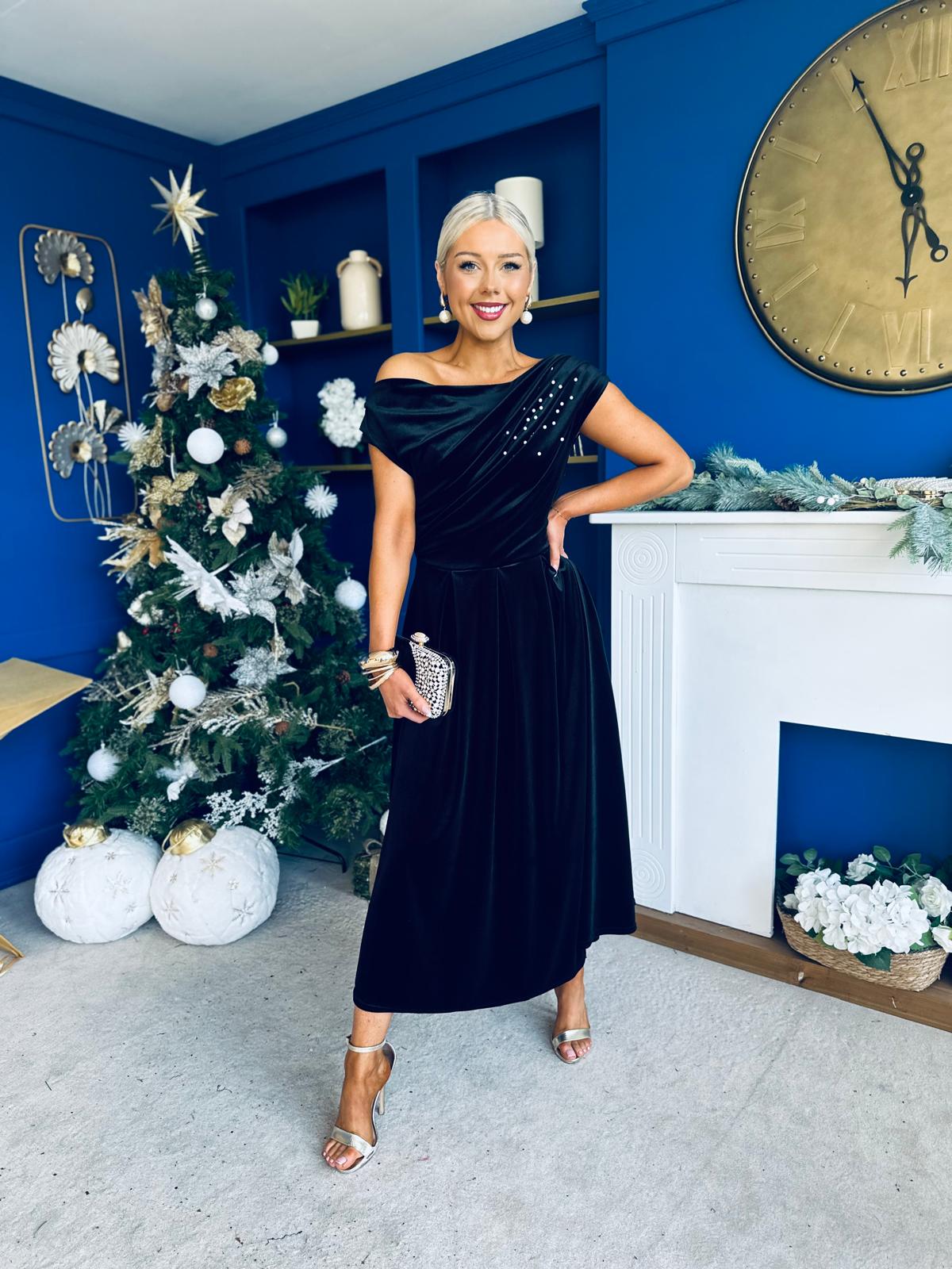 Harriet Pearl Detailed Velvet Midi Dress Black