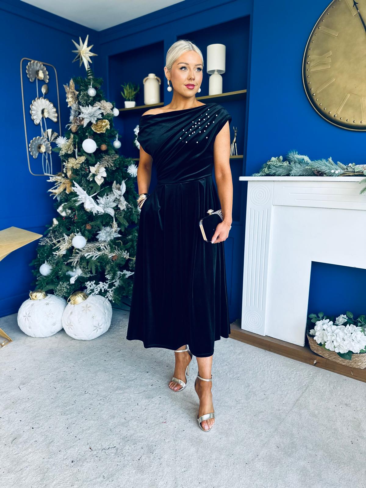 Harriet Pearl Detailed Velvet Midi Dress Black