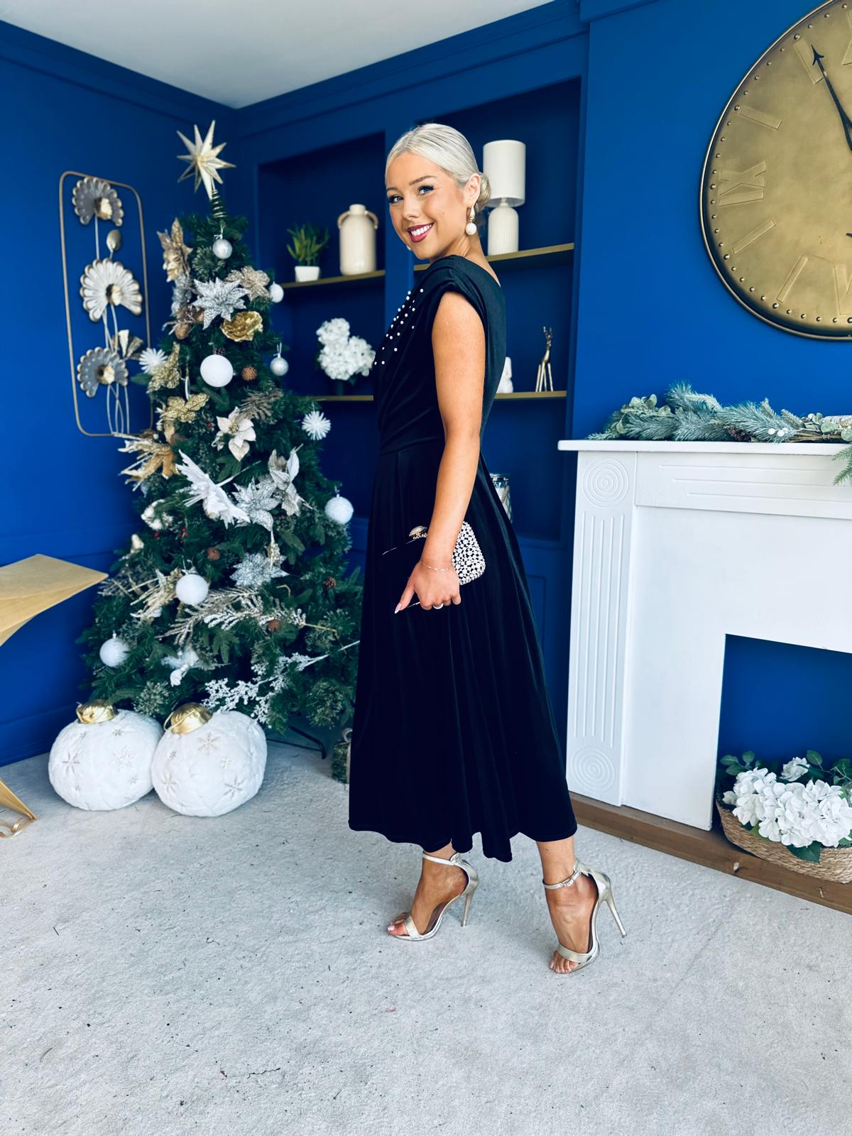 Harriet Pearl Detailed Velvet Midi Dress Black