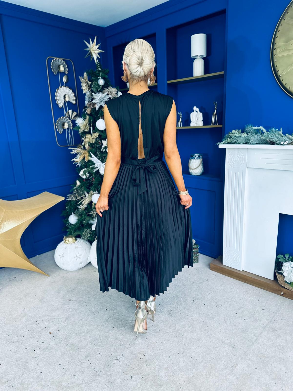 Kylie Detailed Metallic Top Black