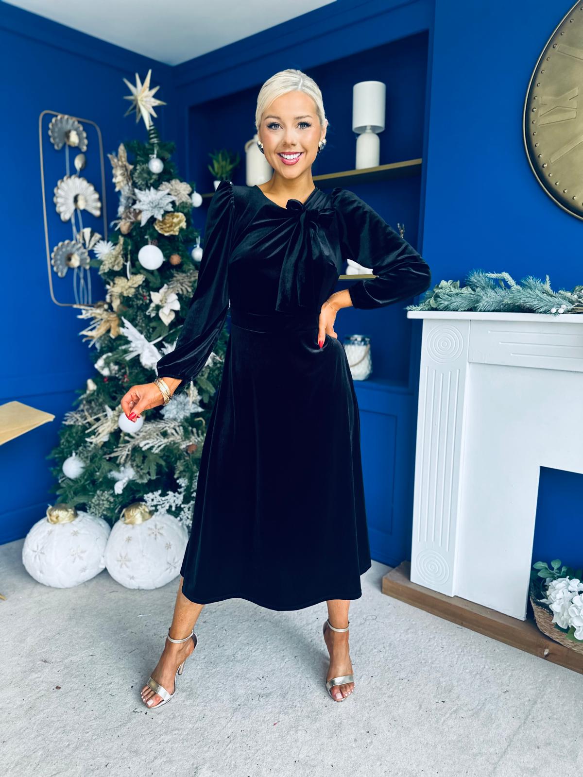 Lauren Detaild Velvet Occasion Dress Black