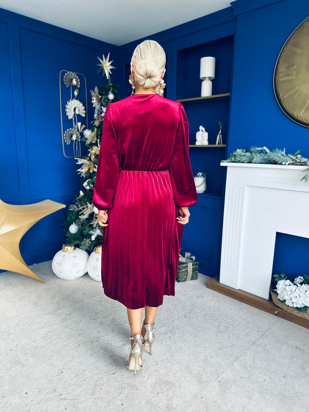 Avril Pleated Velvet Midi Dress Wine