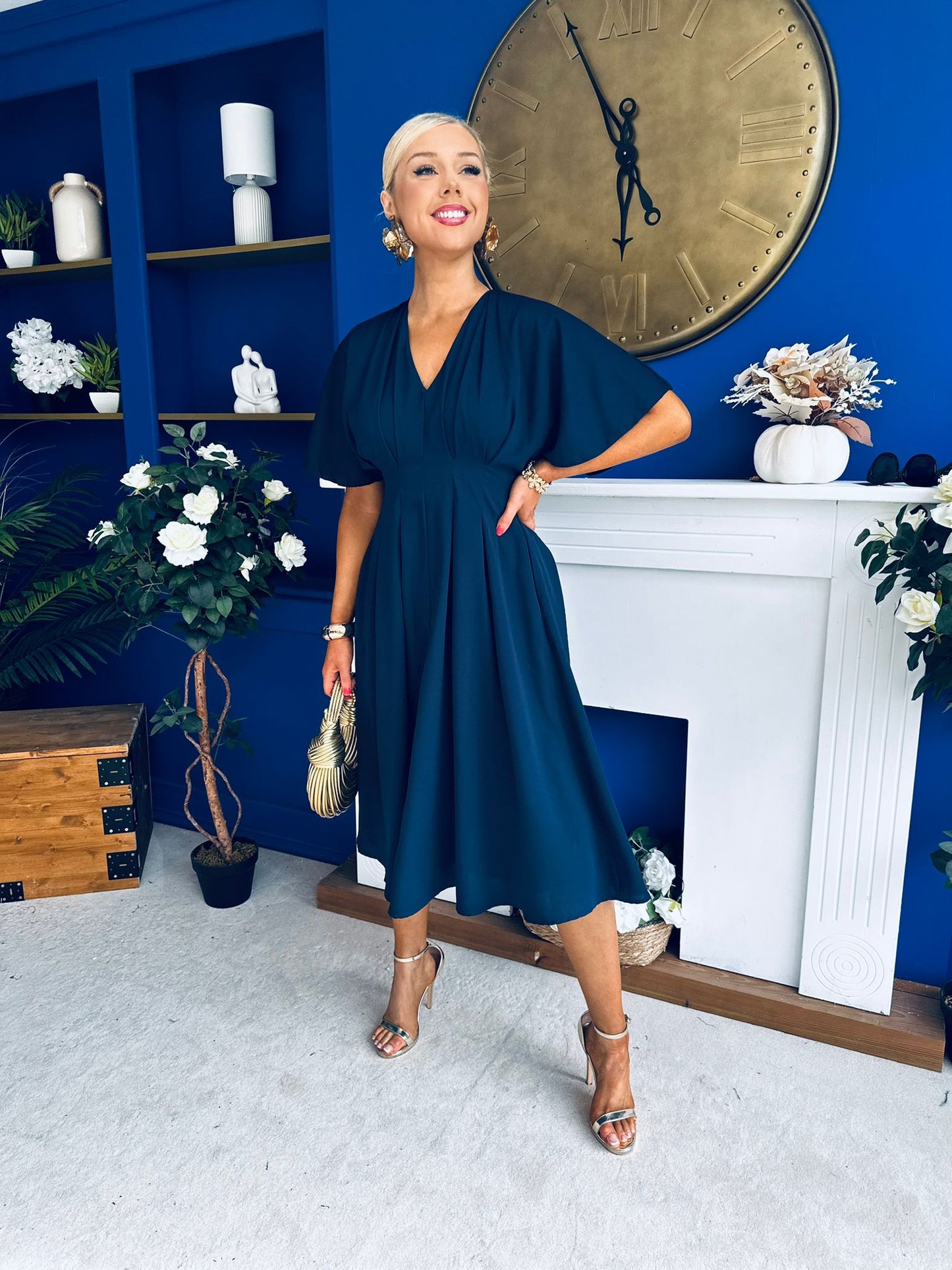 Laura V-Neck Short Sleeve Flowy Midi Dress Navy