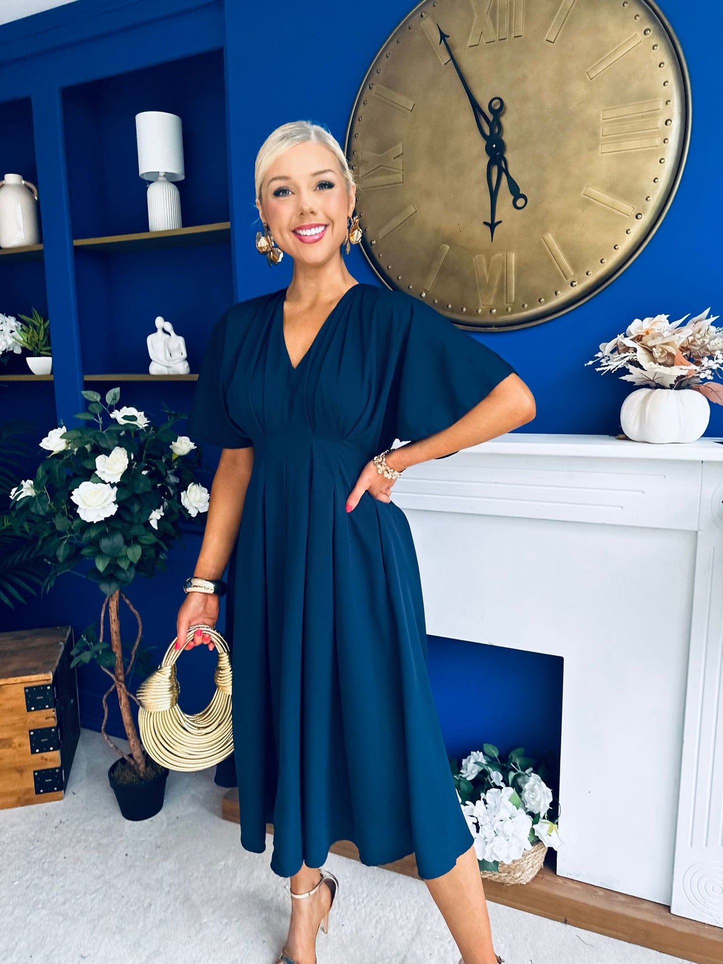 Laura V-Neck Short Sleeve Flowy Midi Dress Navy