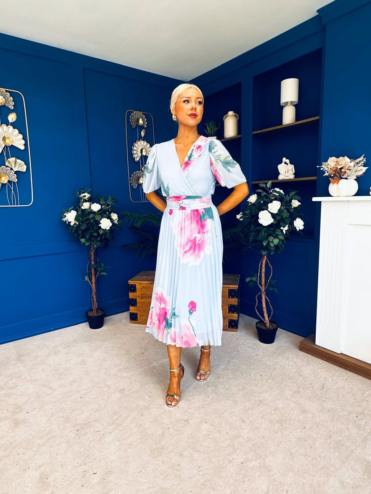 Saorlaith Pleated Midi Dress Floral Pwr Blue
