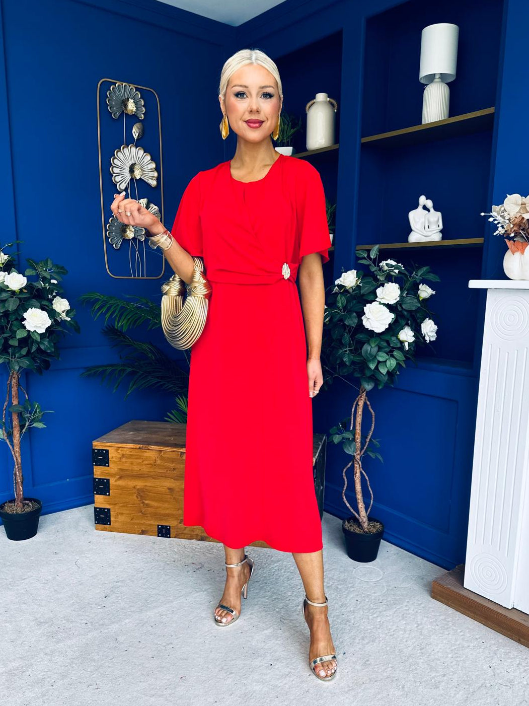 Naomi Gold Clasp Detailed Midi Dress Red