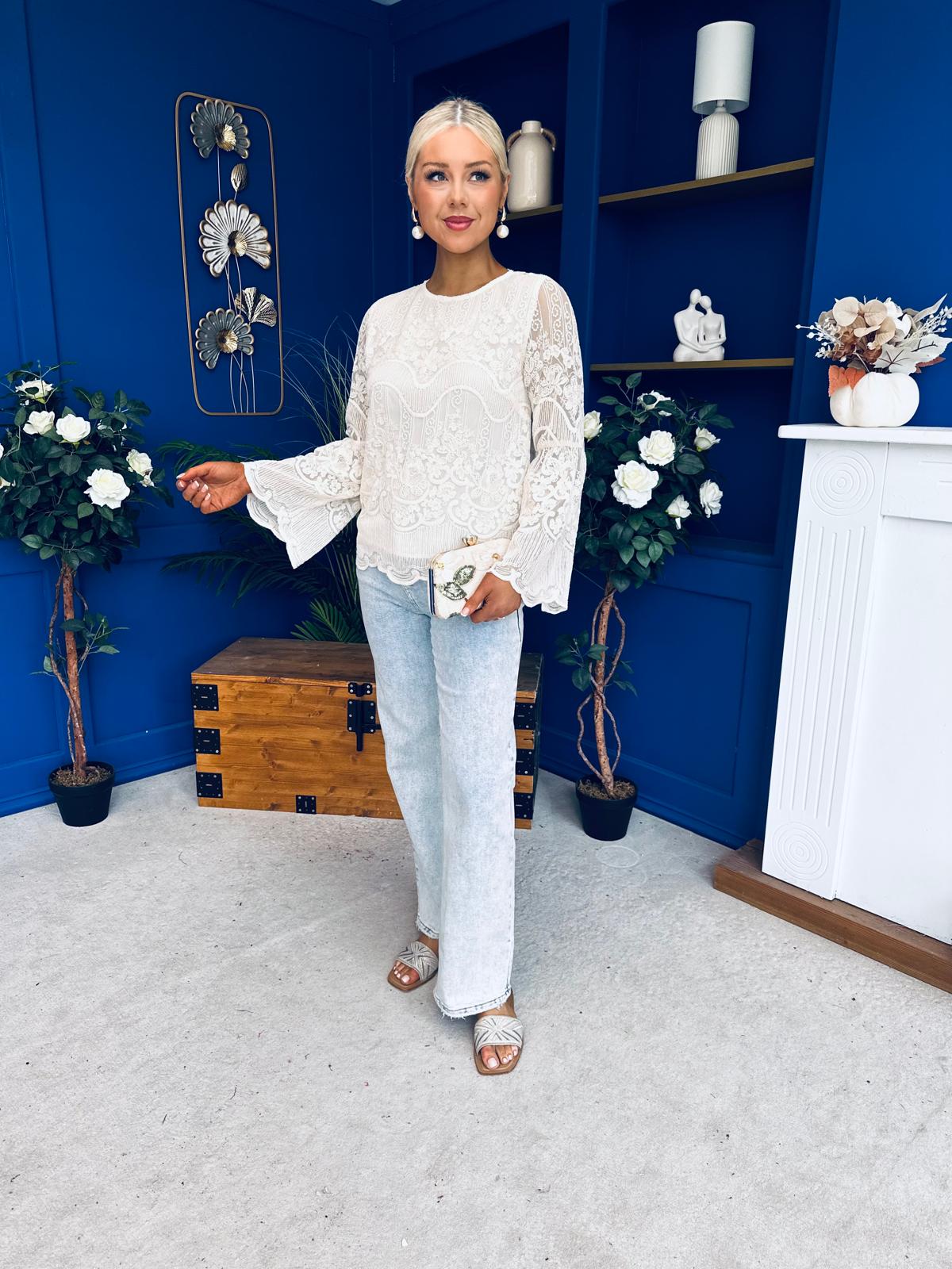 Yvonne Lace Detailed Top Cream