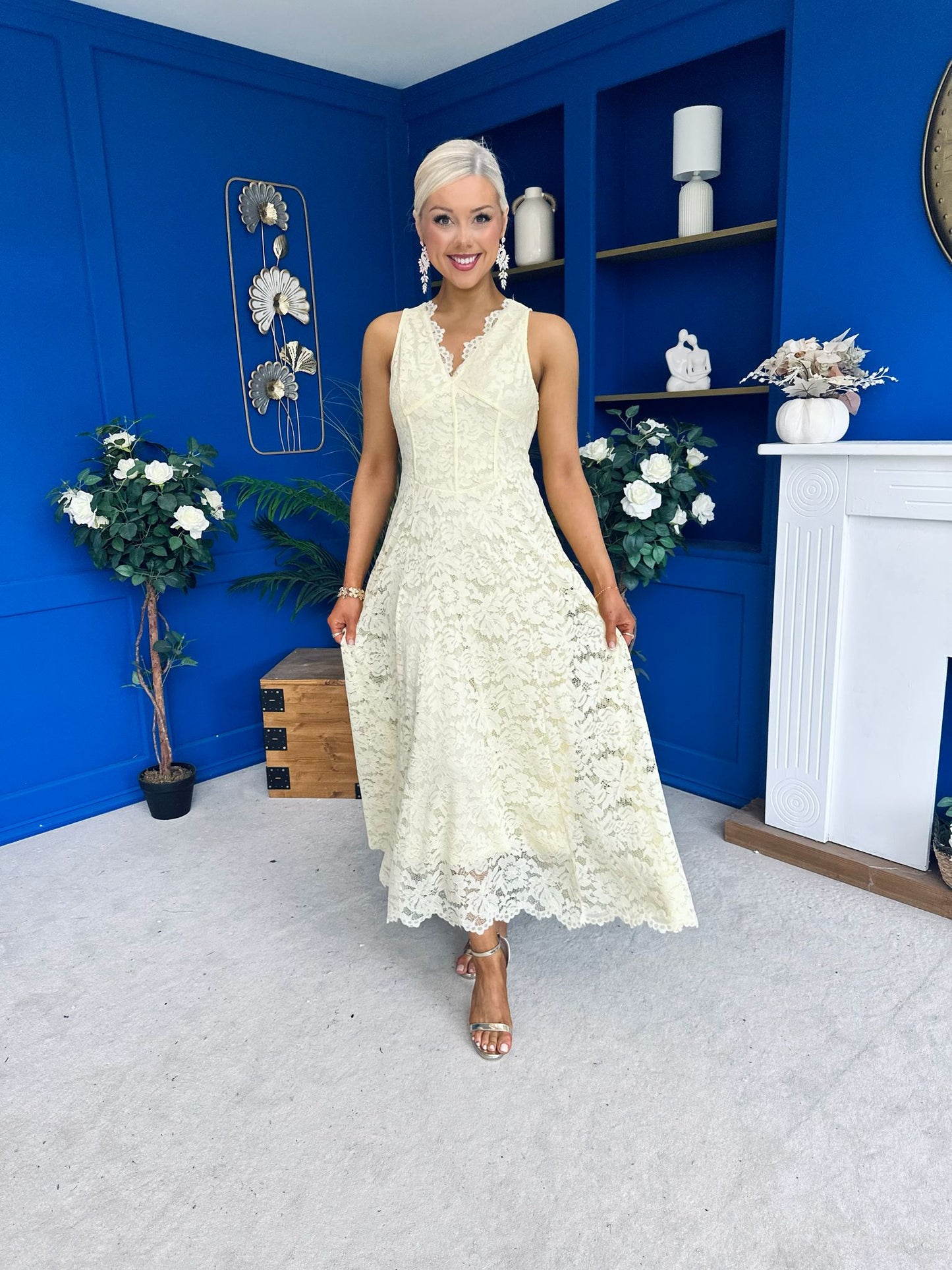 Catalina Detailed Lace Occasion Dress Yellow