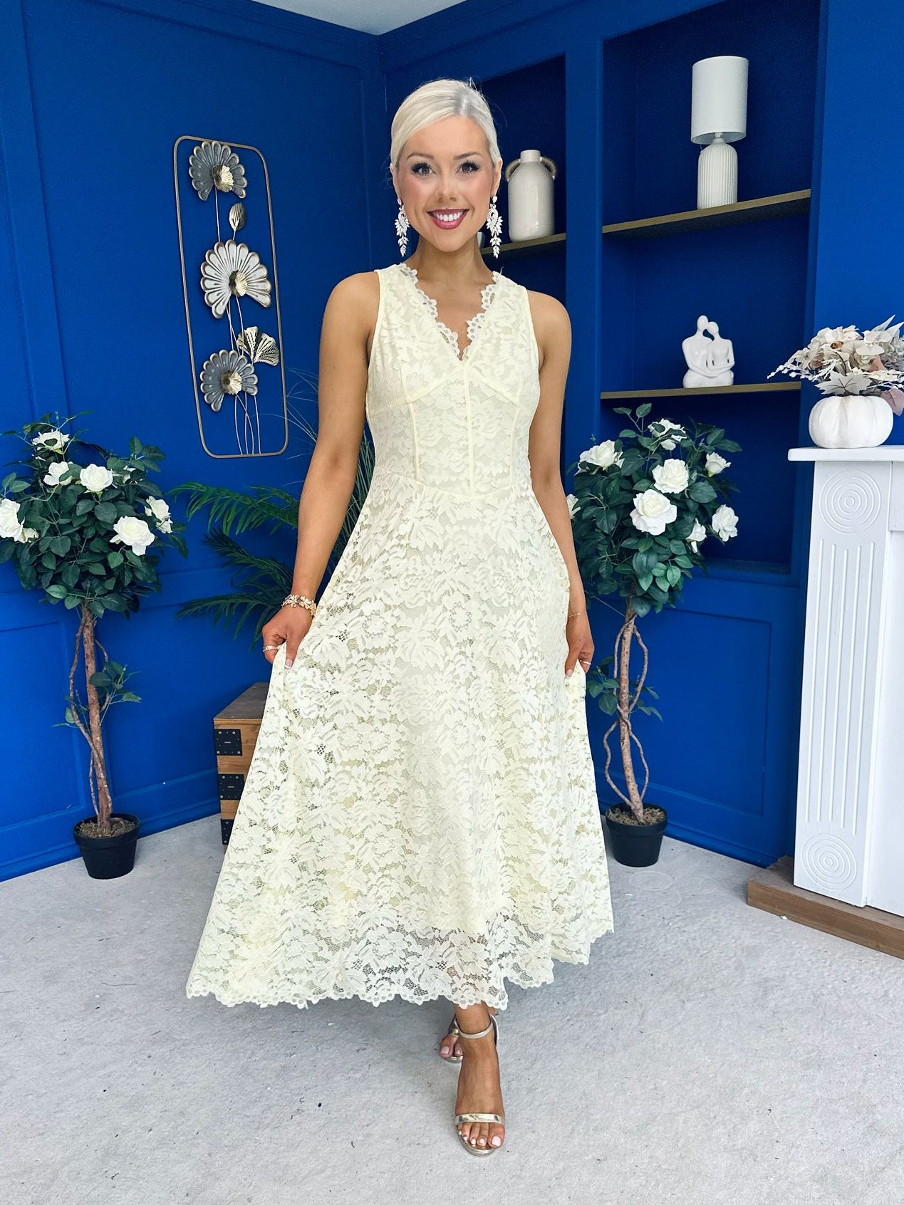 Catalina Detailed Lace Occasion Dress Yellow