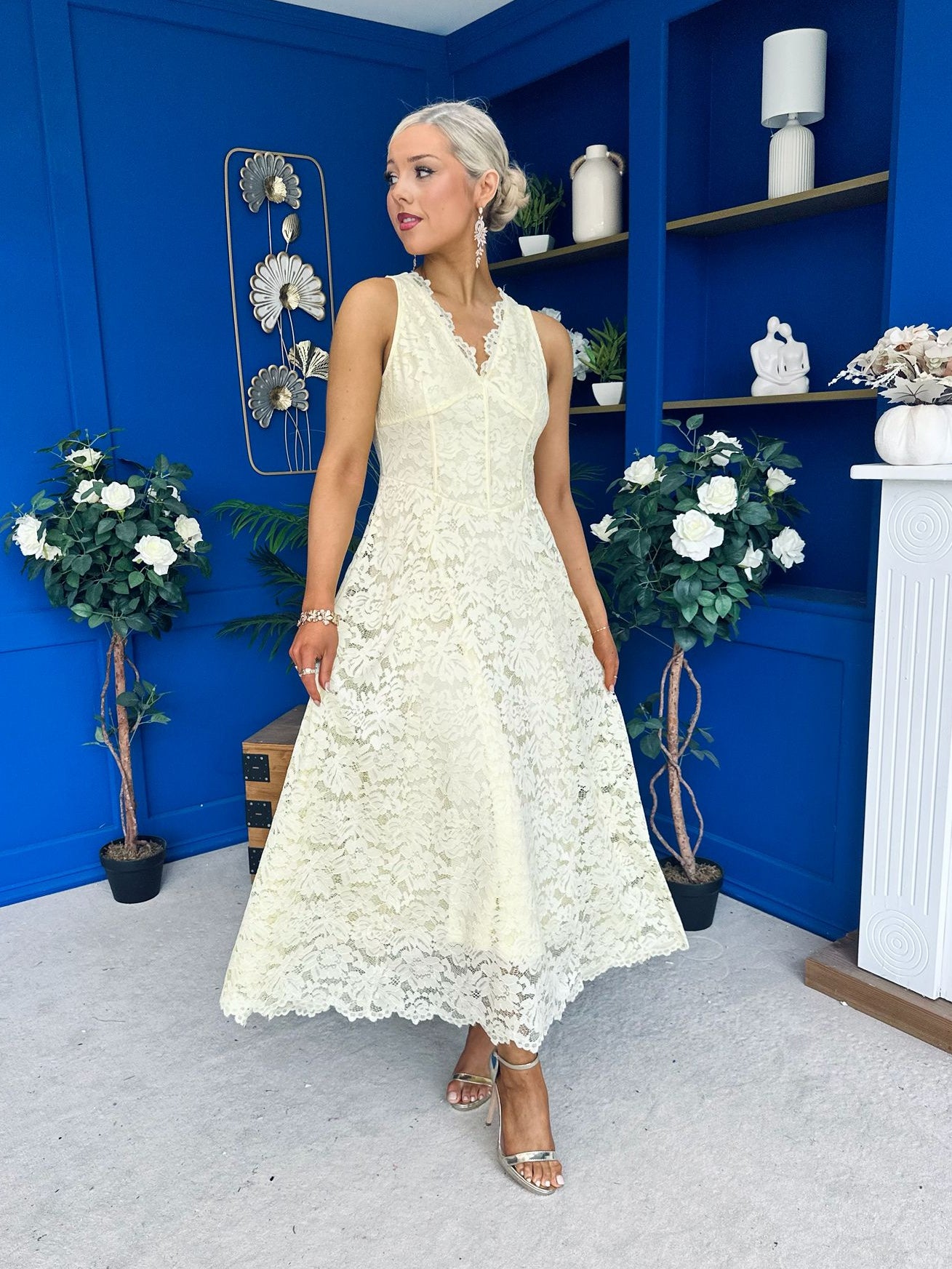 Catalina Detailed Lace Occasion Dress Yellow