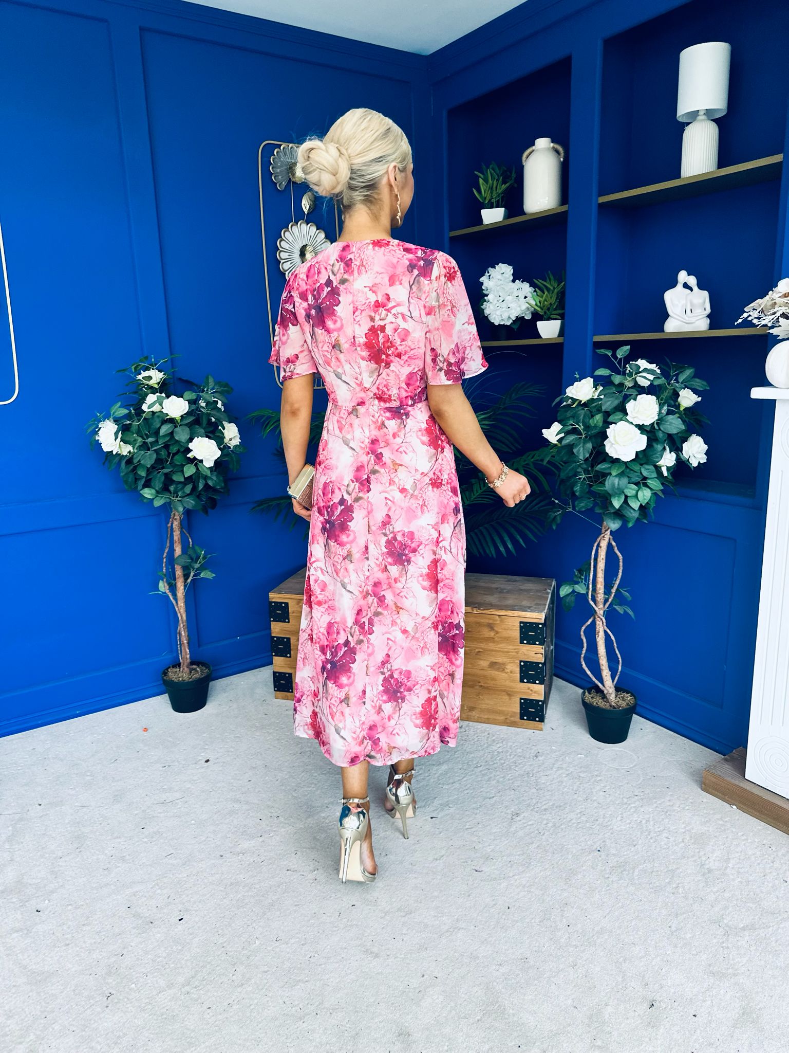 Daisy Twist Detail Midi Dress Floral Pink – Canella Lane