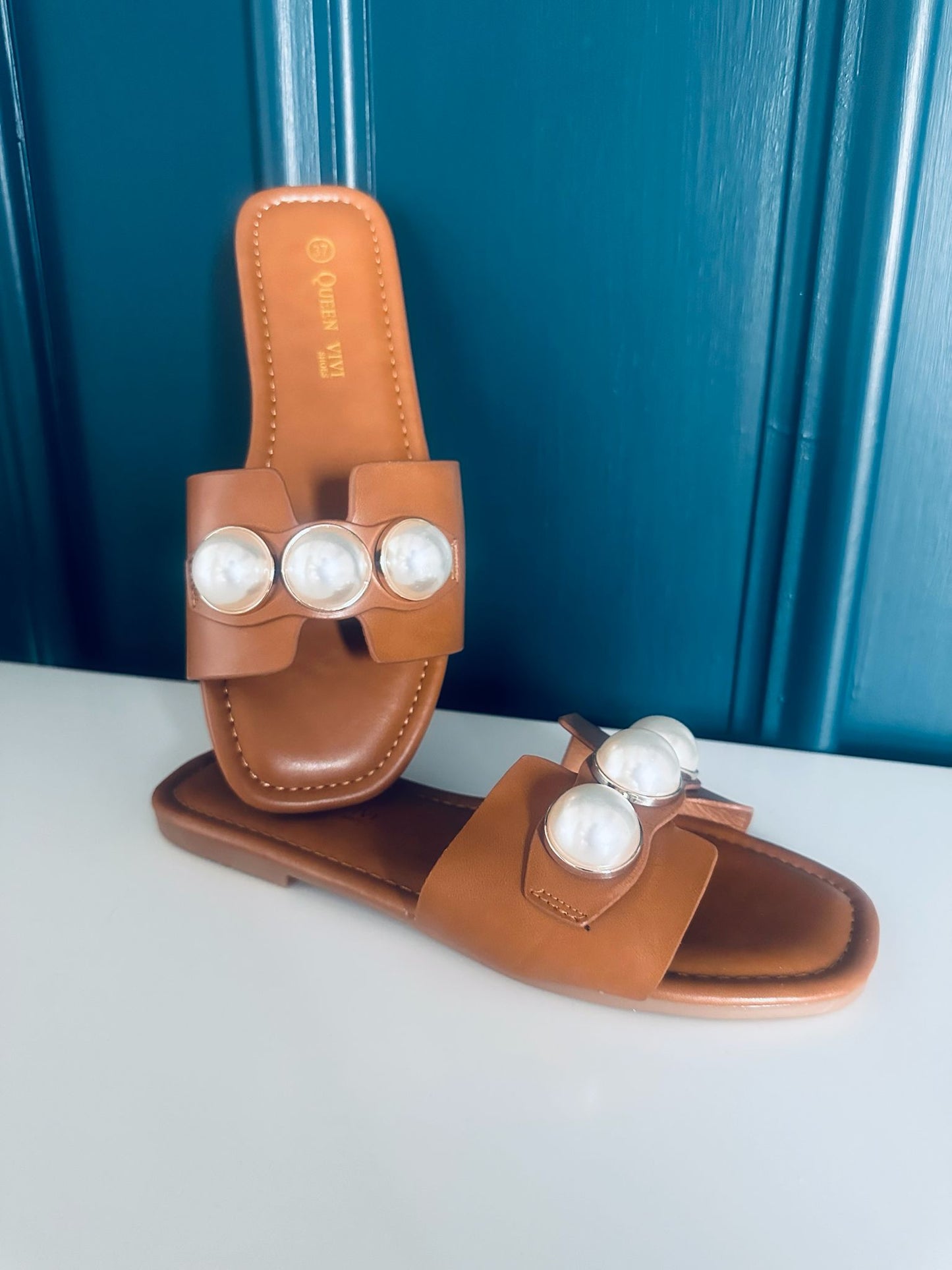 Jason Pearl Sliders Tan
