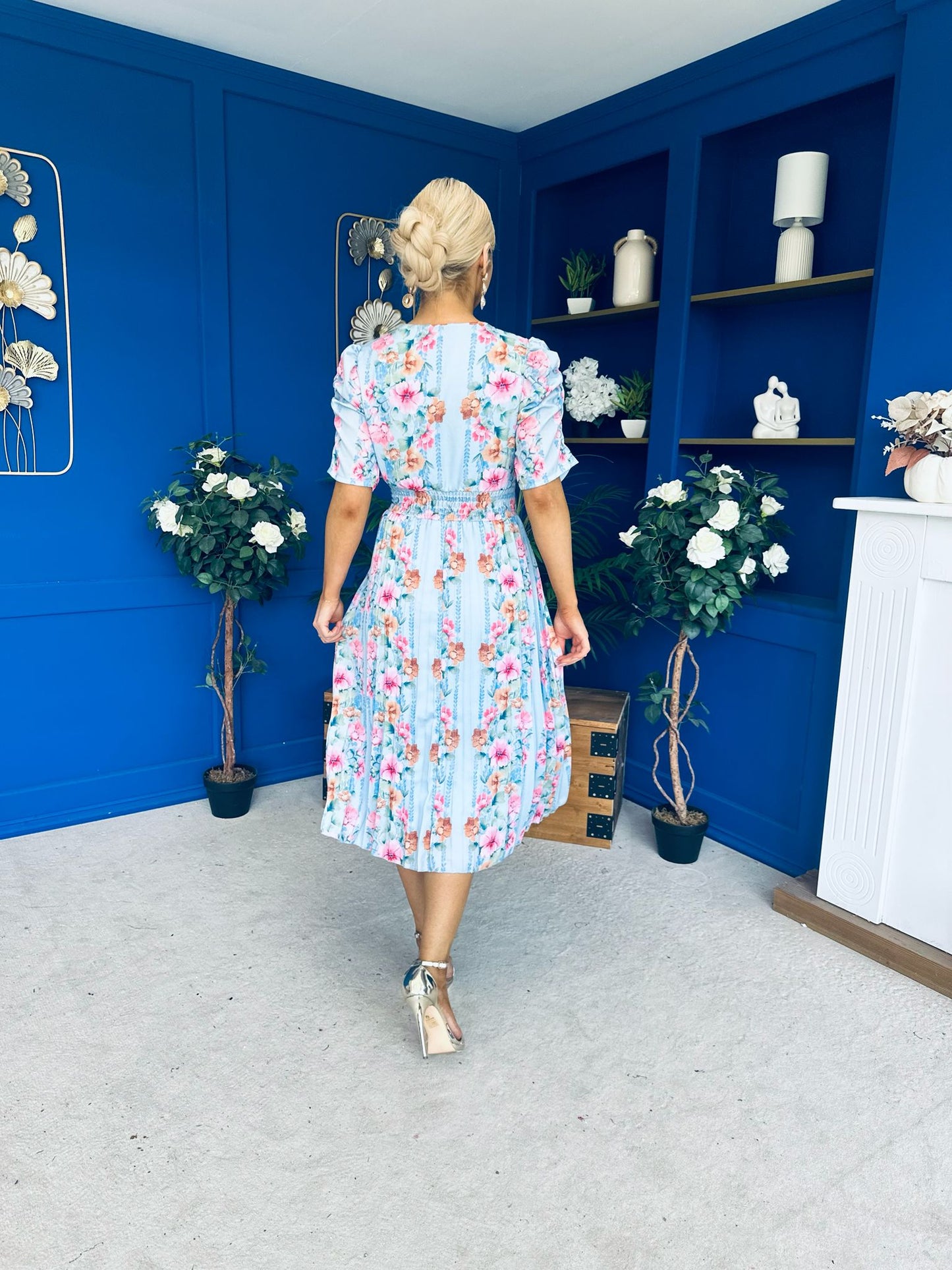 Eirinn Pleated Midi Dress Floral Blue