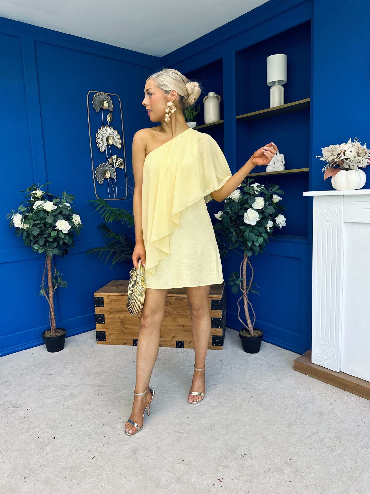 Francesca Cape Detail Shift Dress Yellow – Canella Lane