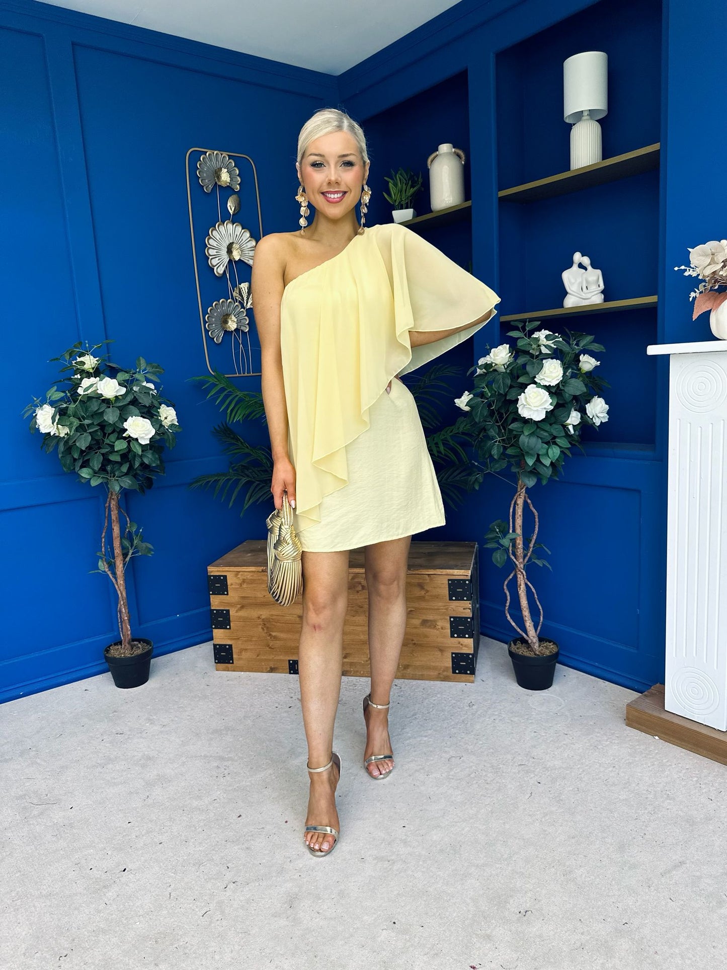 Francesca Cape Detail Shift Dress Yellow